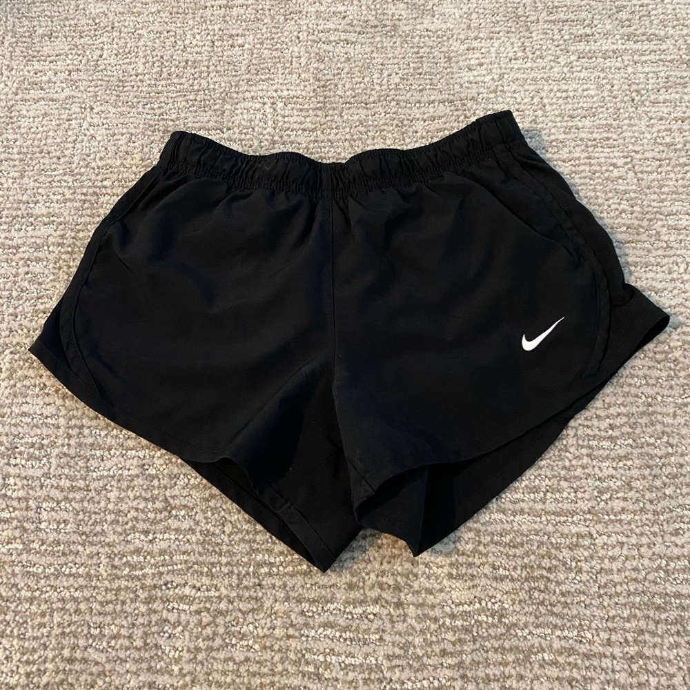 Kids Black Nike shorts size small